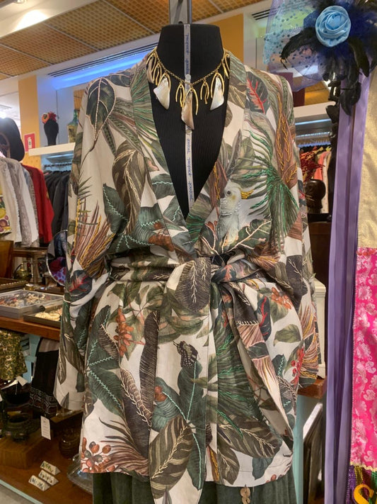Kimono bordado a mão