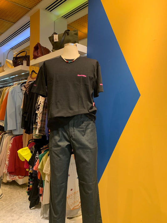 T-shirt preta