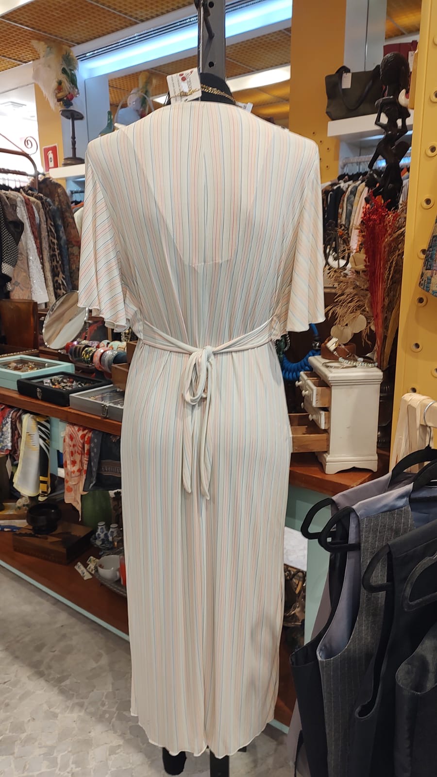 Vestido delicado listradinho
