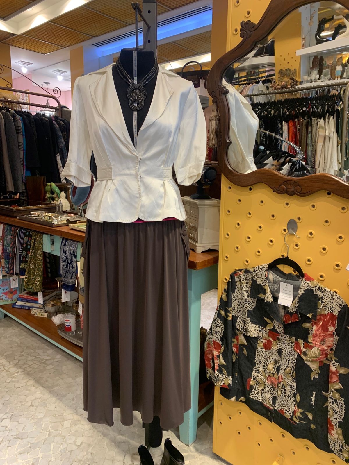 Blusa branca romântica