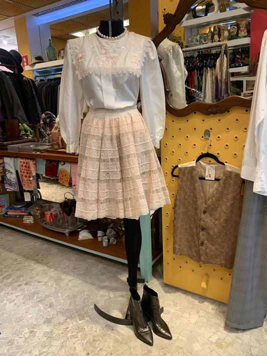 Blusa branca vintage bordada