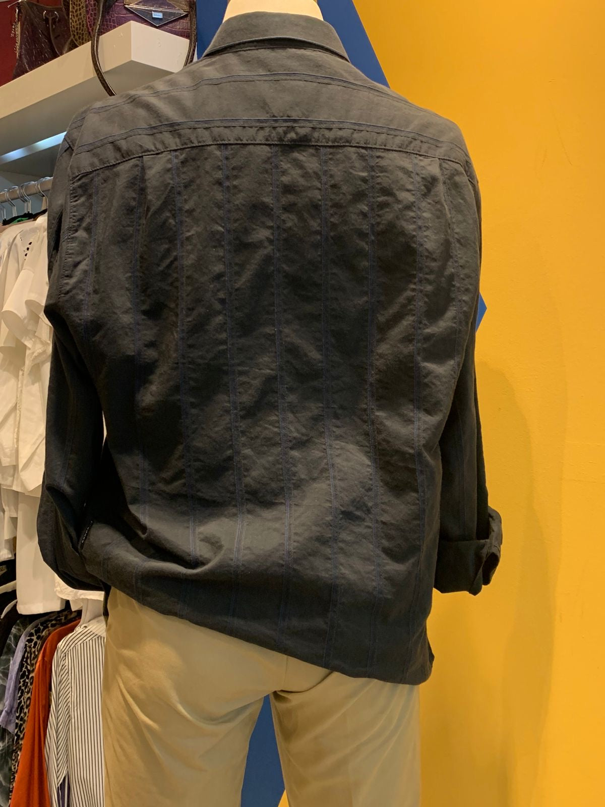 Camisa preta básica