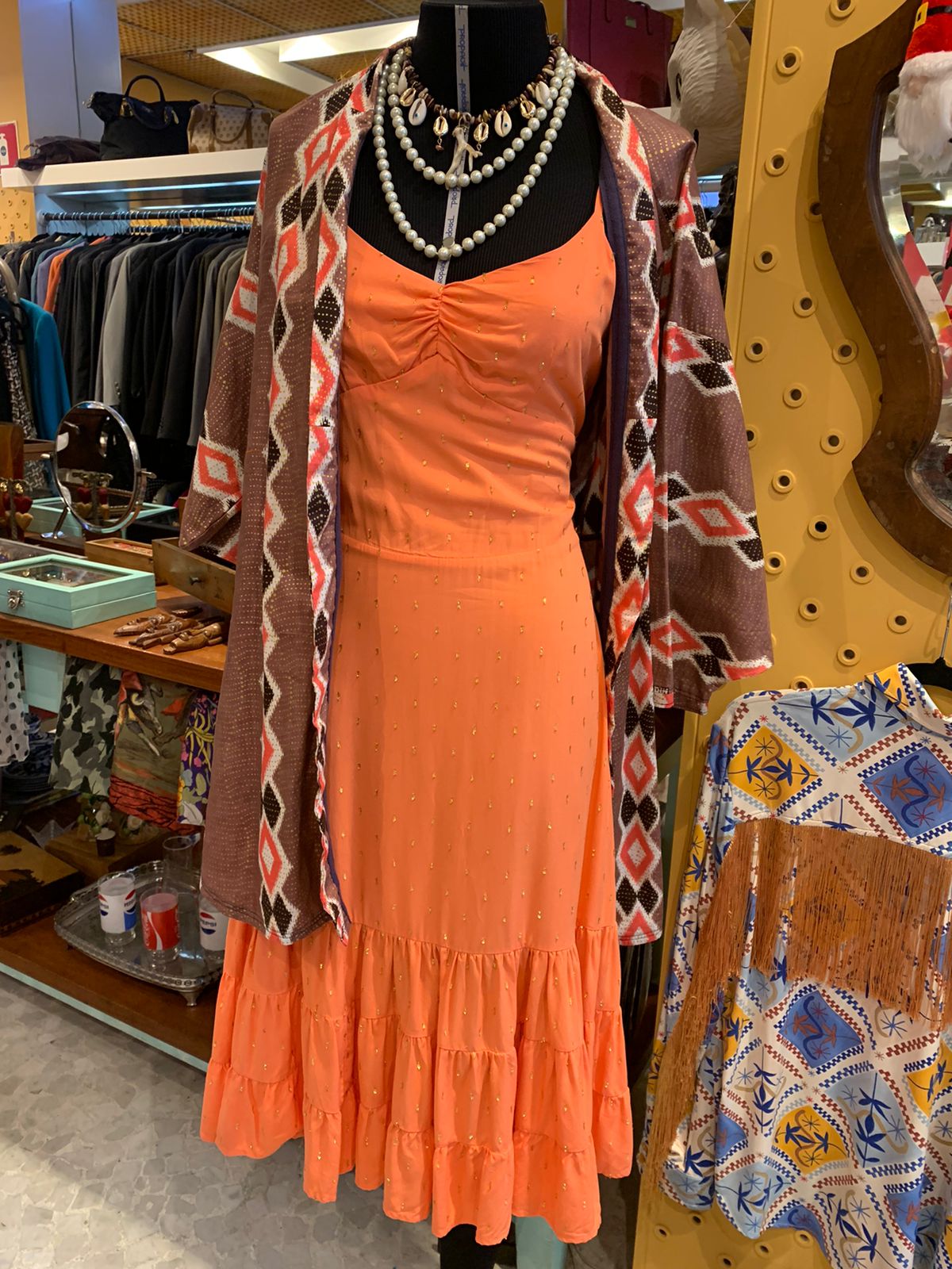 Vestido coral com lurex