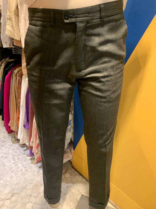 Calça de alfaiataria chumbo