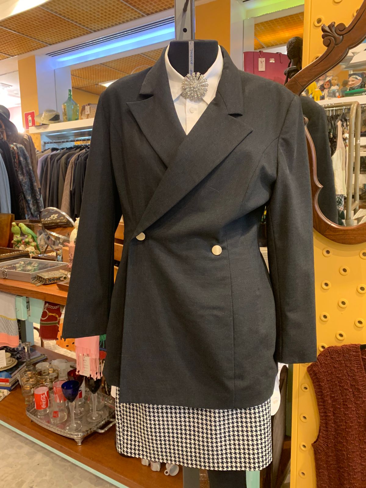 Blazer Preto botões dourados
