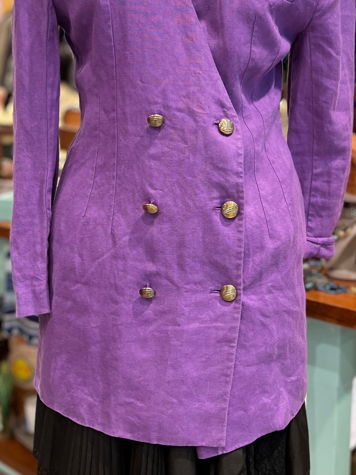 Blazer vintage roxo com botões dourados