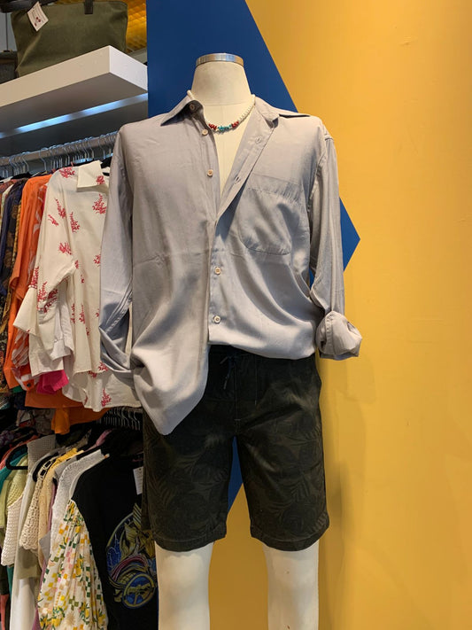 Camisa cinza básica