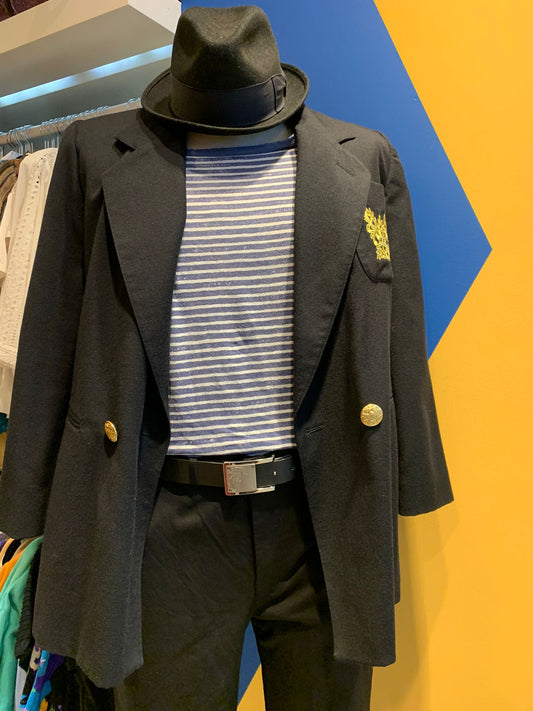 Blazer vintage com brasão dourado