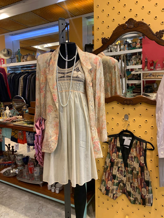 Vestido detalhes em renda