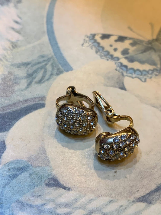 Brinco de pressão cravejado dourado