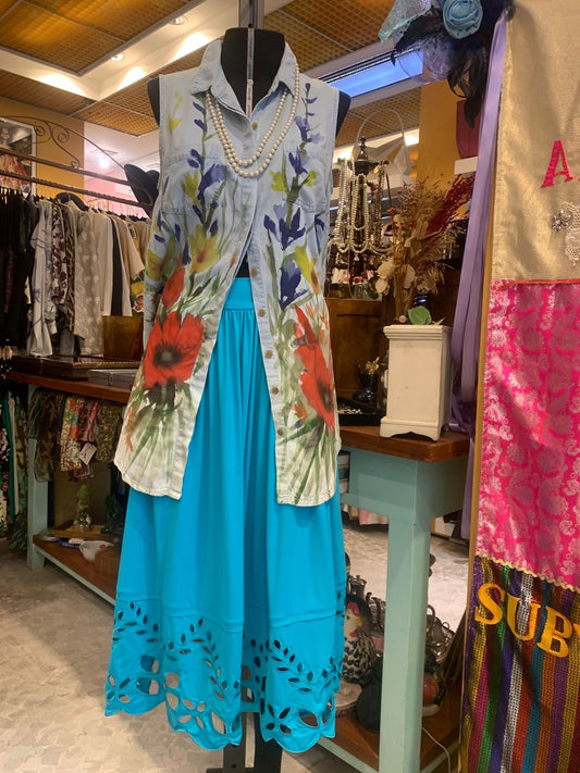 Blusa longa pintada a mão