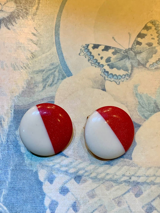 Brinco de pressão redondo vermelho e branco