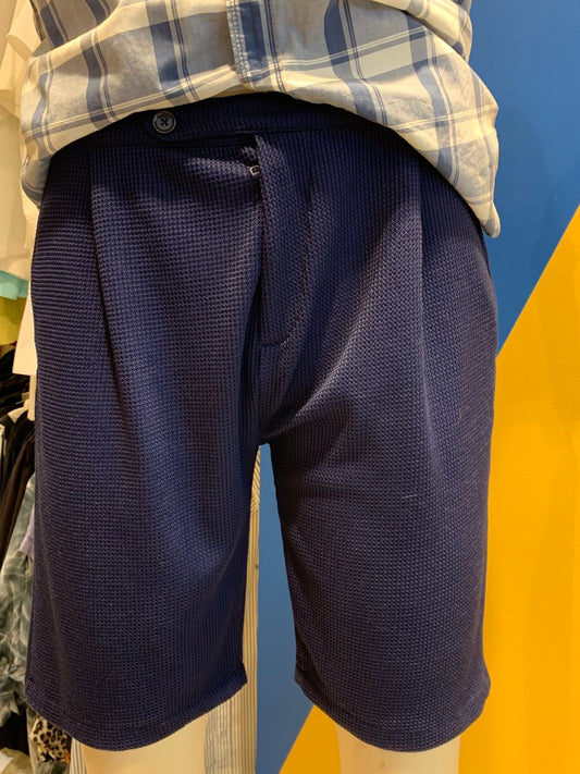 Bermuda azul marinho com zíper