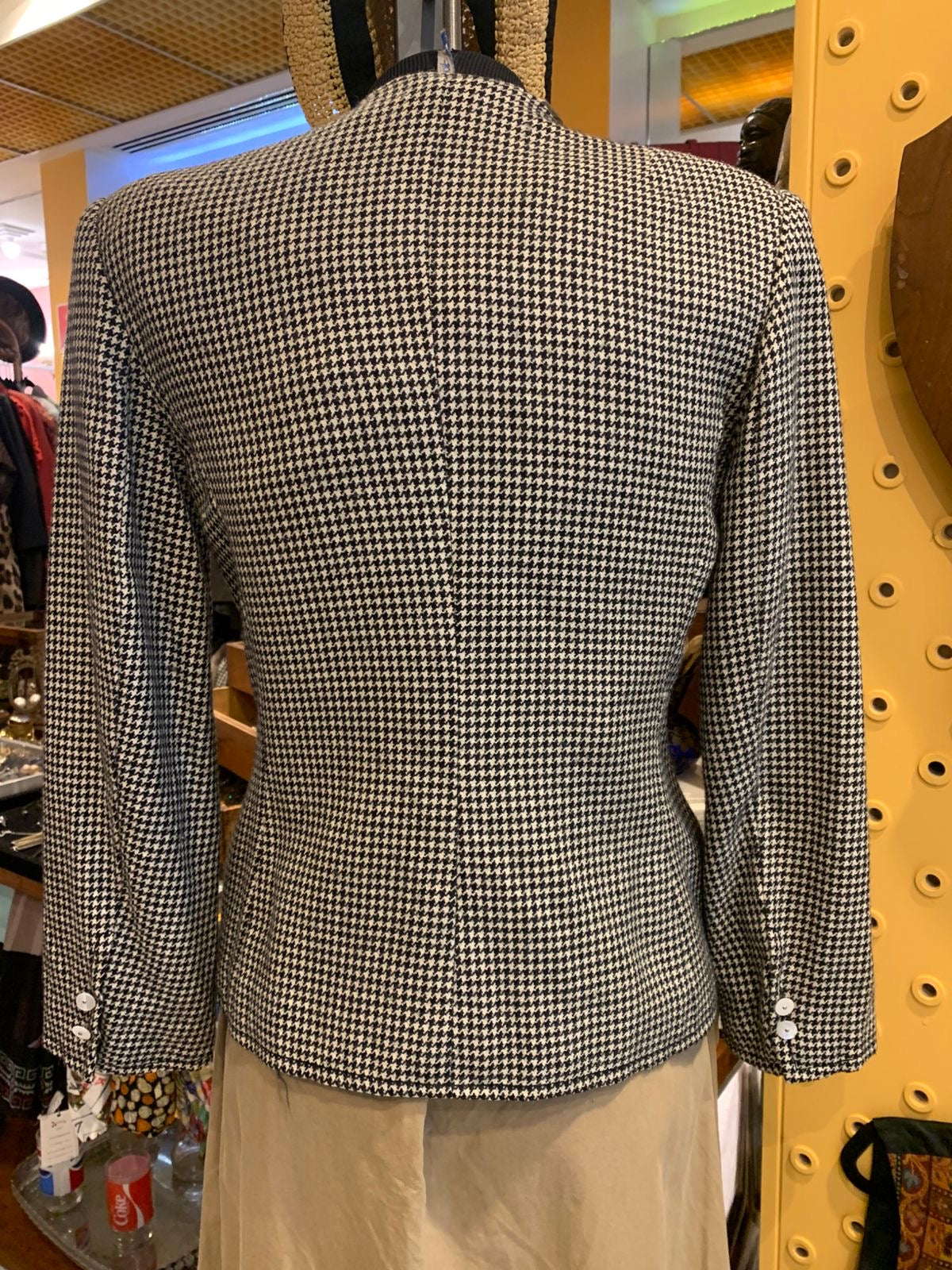 Casaco tweed preto e branco