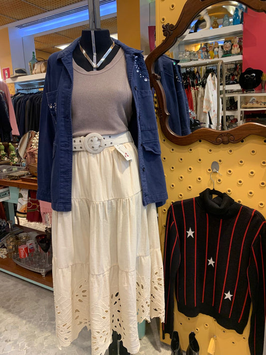 Jaqueta jeans com pedrarias