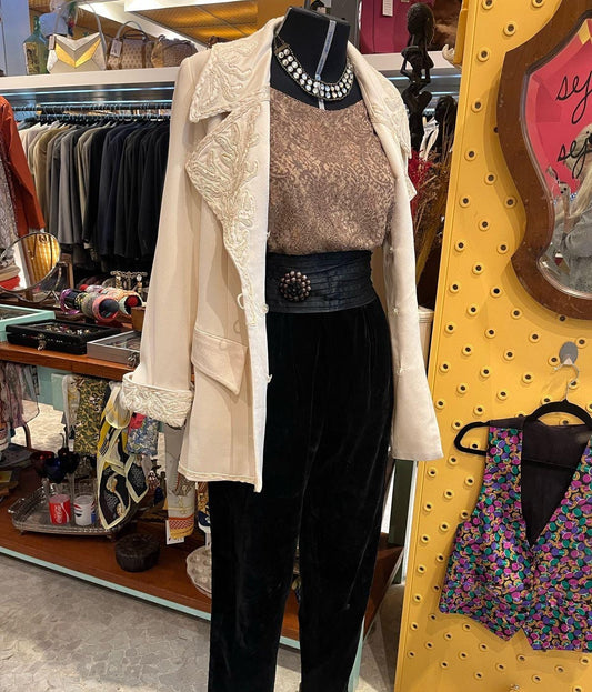Blusinha de seda e renda marronzinha