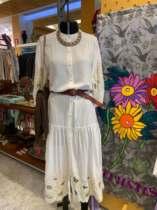 Vestido off white manga bufante