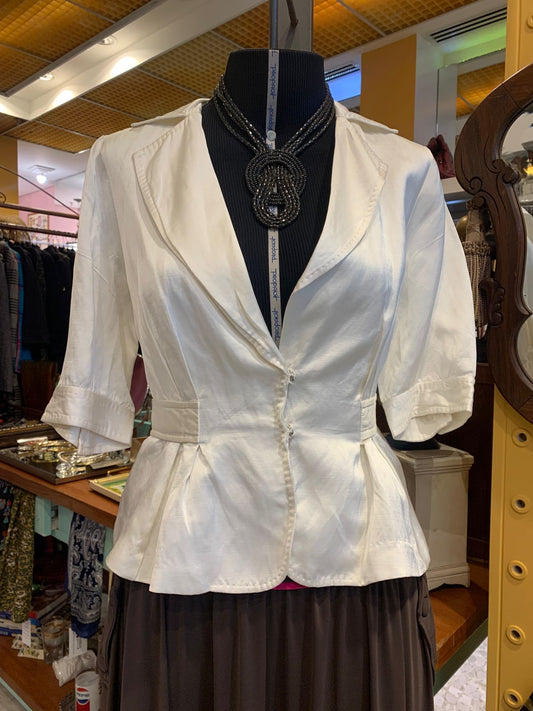 Blusa branca romântica