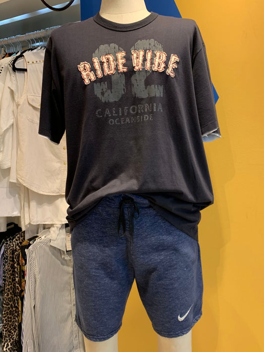 Camiseta preta básica