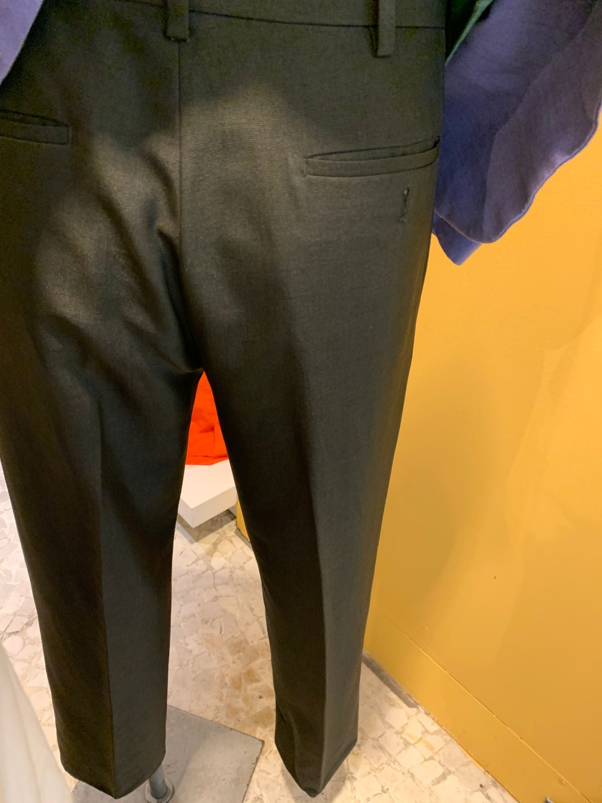 Calça preta simples