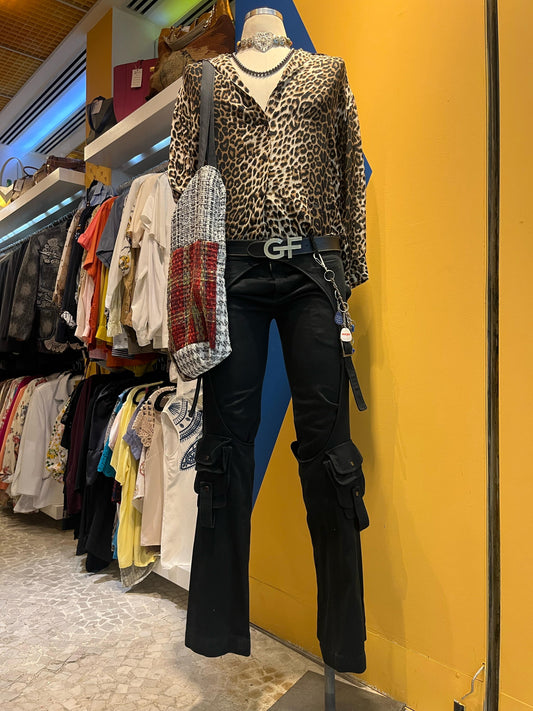 Camisa de seda com estampa de onça