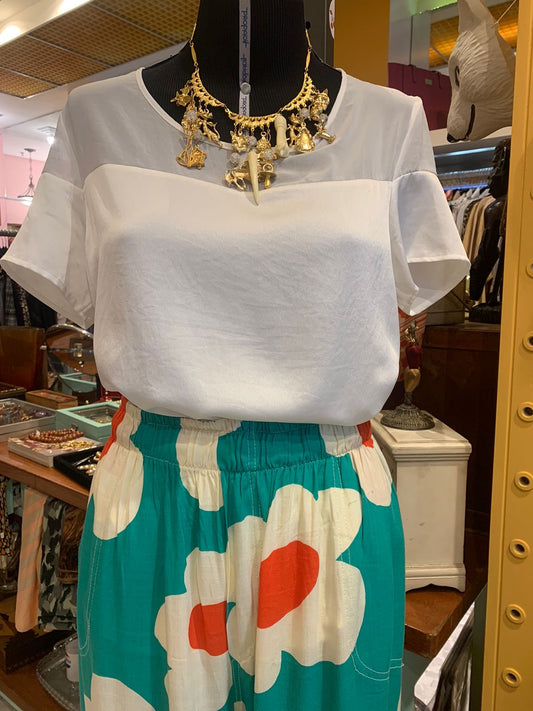 Camisa branca com tule