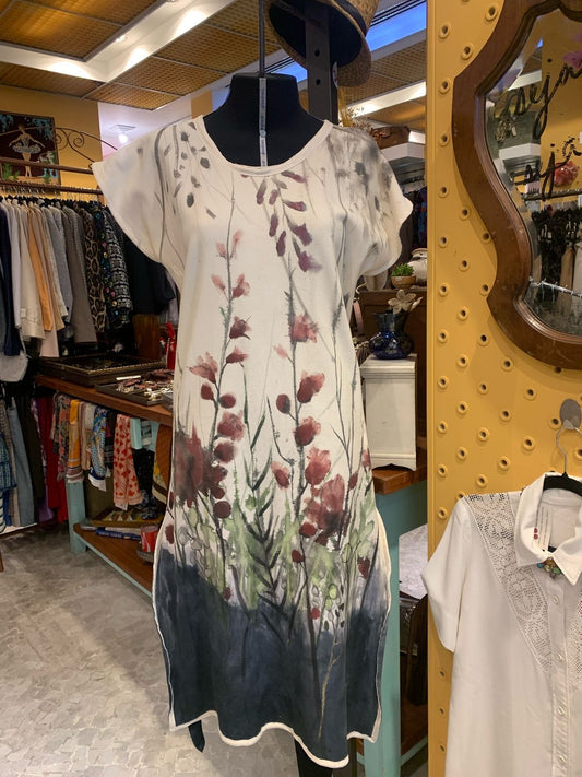 Vestido curto pintado a mão