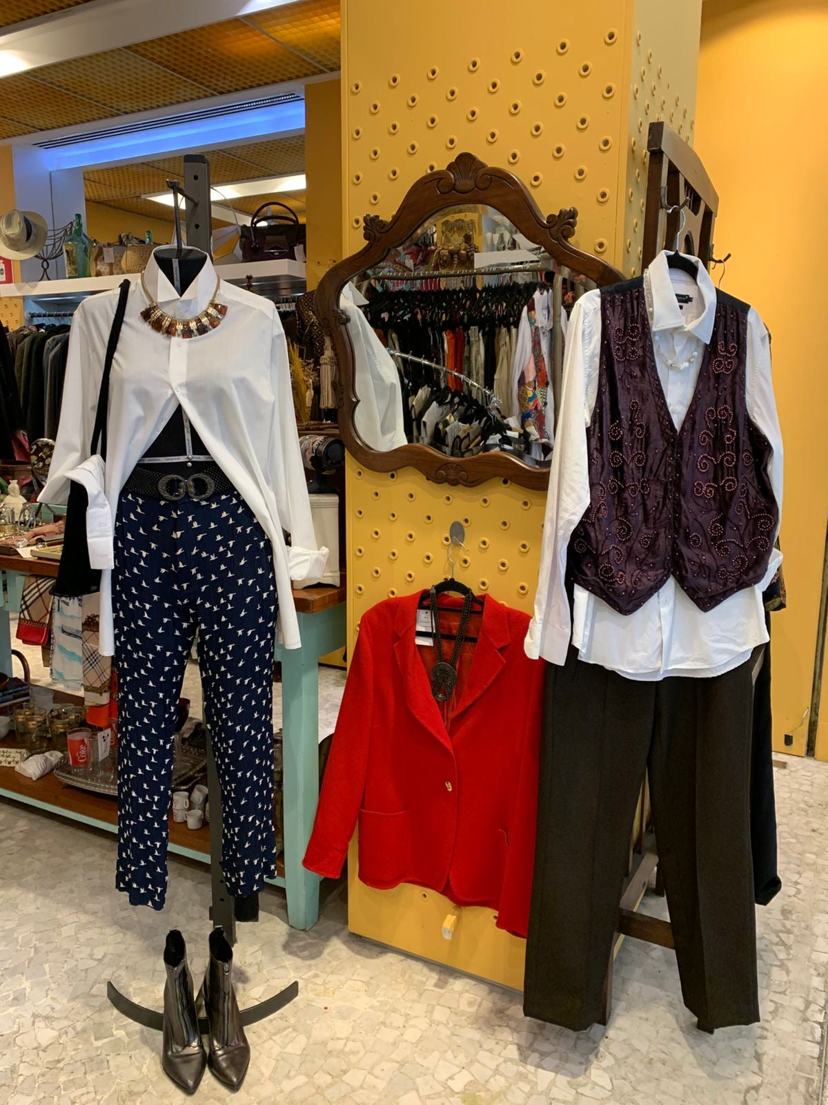 Calça azul estampada de pássaros